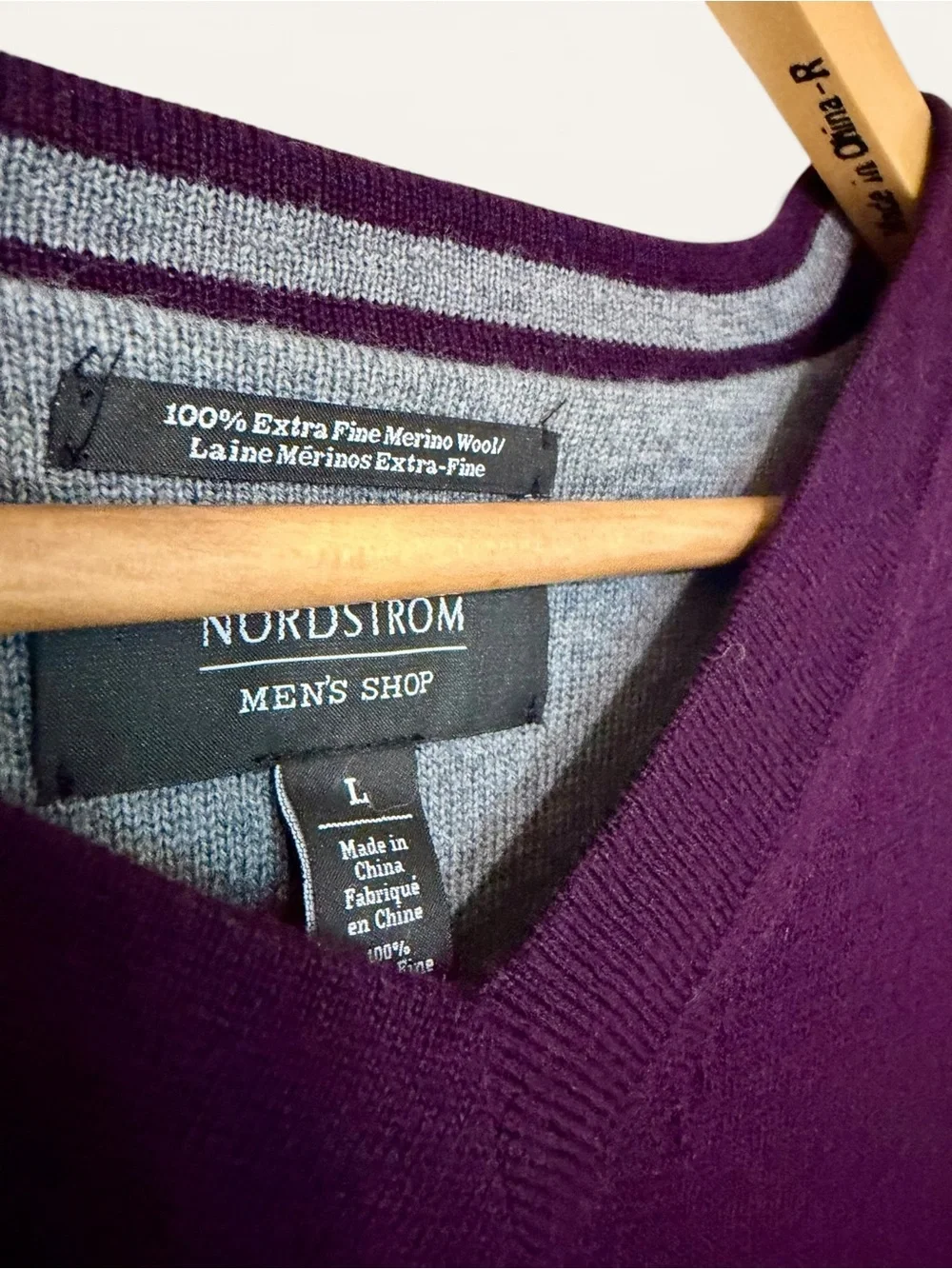 Nordstrom Men’s Shop 100% Extra Fine Merino Wool V-Neck Sweater Large